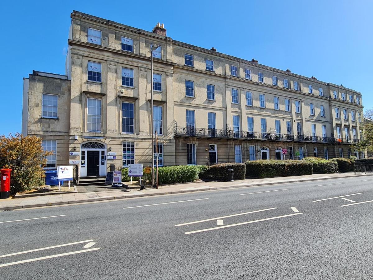 Margaret'S Terrace By Fortuna Property Cheltenham Eksteriør bilde